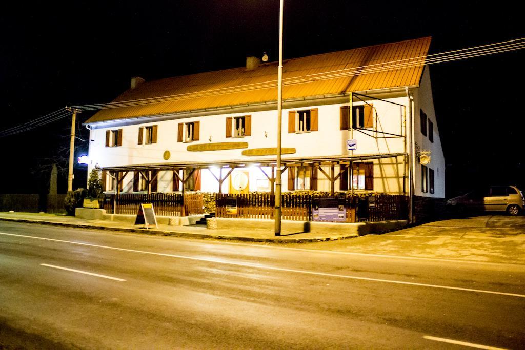 Pension U Pristavu Pomezi nad Ohri Eksteriør bilde
